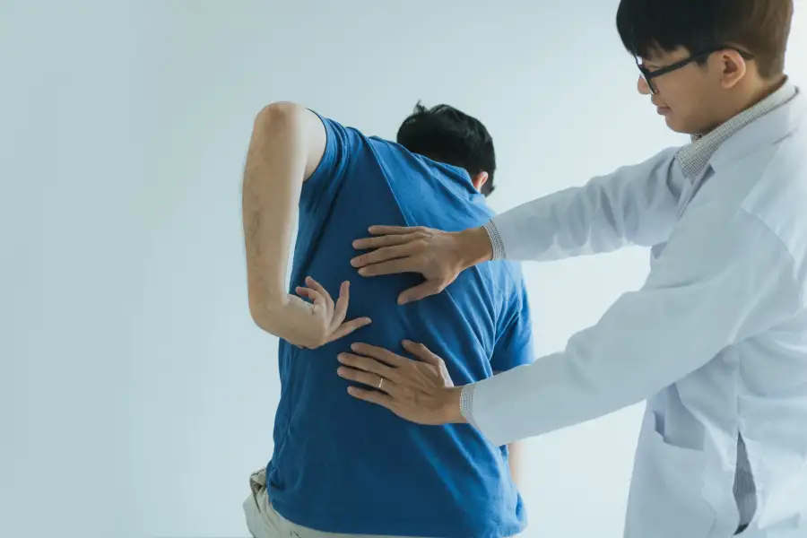 patient with muscle pain